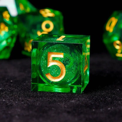 A still moment after rolling the green liquid core dice, showcasing the visual dynamics of the internal glitter slowly drifting.
